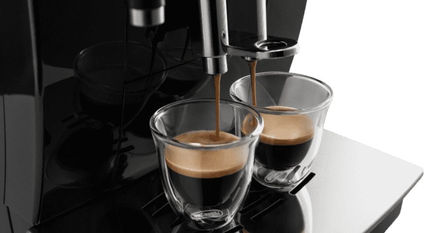 Kaffeeauslauf eines Kaffeevollautomats von DeLonghi