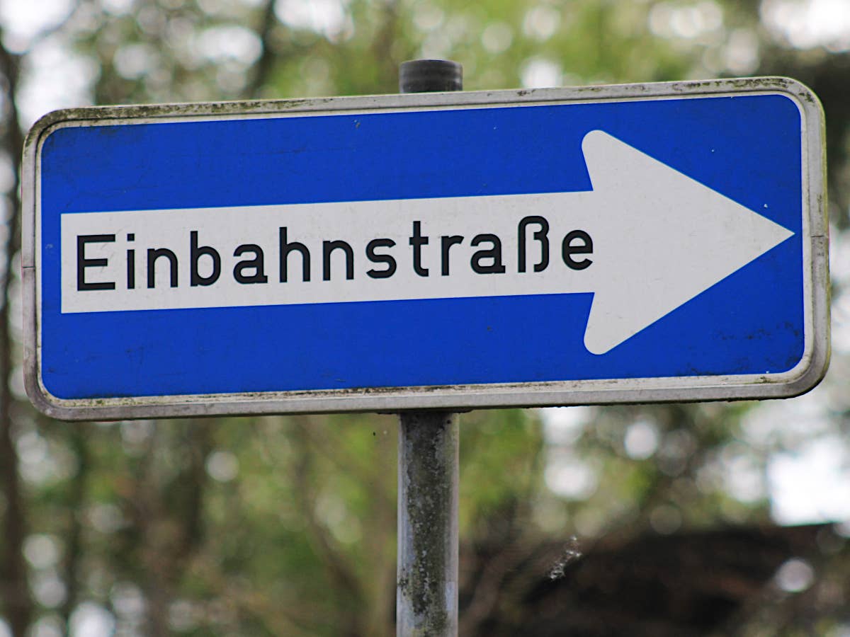 Kaum jemand weiß es: Das ist in einer Einbahnstraße erlaubt Kaum jemand weiß es: Das ist in einer Einbahnstraße erlaubt