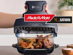 Ninja Crispi Airfryer steht auf einer Küchenarbeitsplatte