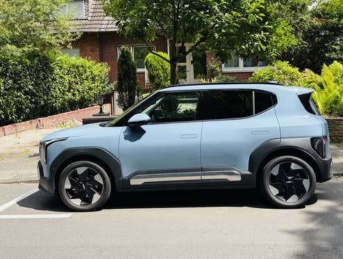 Seitenansicht des Kia EV2.