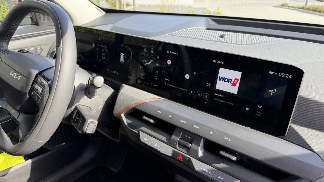 Cockpit des Kia EV5