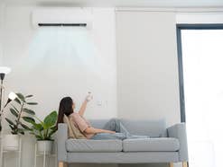 Teure Abkühlung - Gibt es Alternativen zur mobilen Klimaanlage? Klimaanlage sollen bald Strom speichern - das ist der Plan