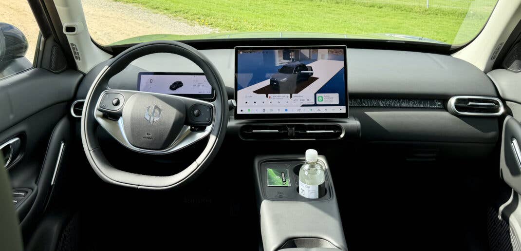 Leapmotor B03X Cockpit