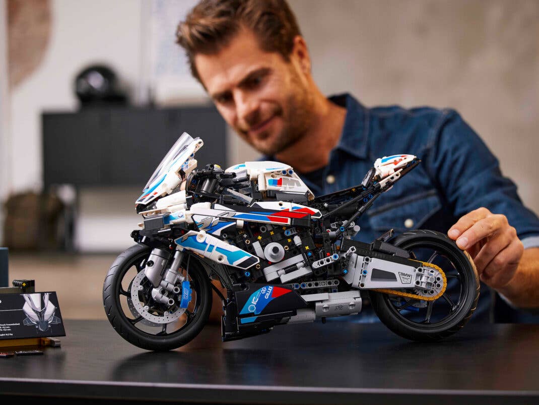 Lego Technic 2022: BMW M 1000 RR