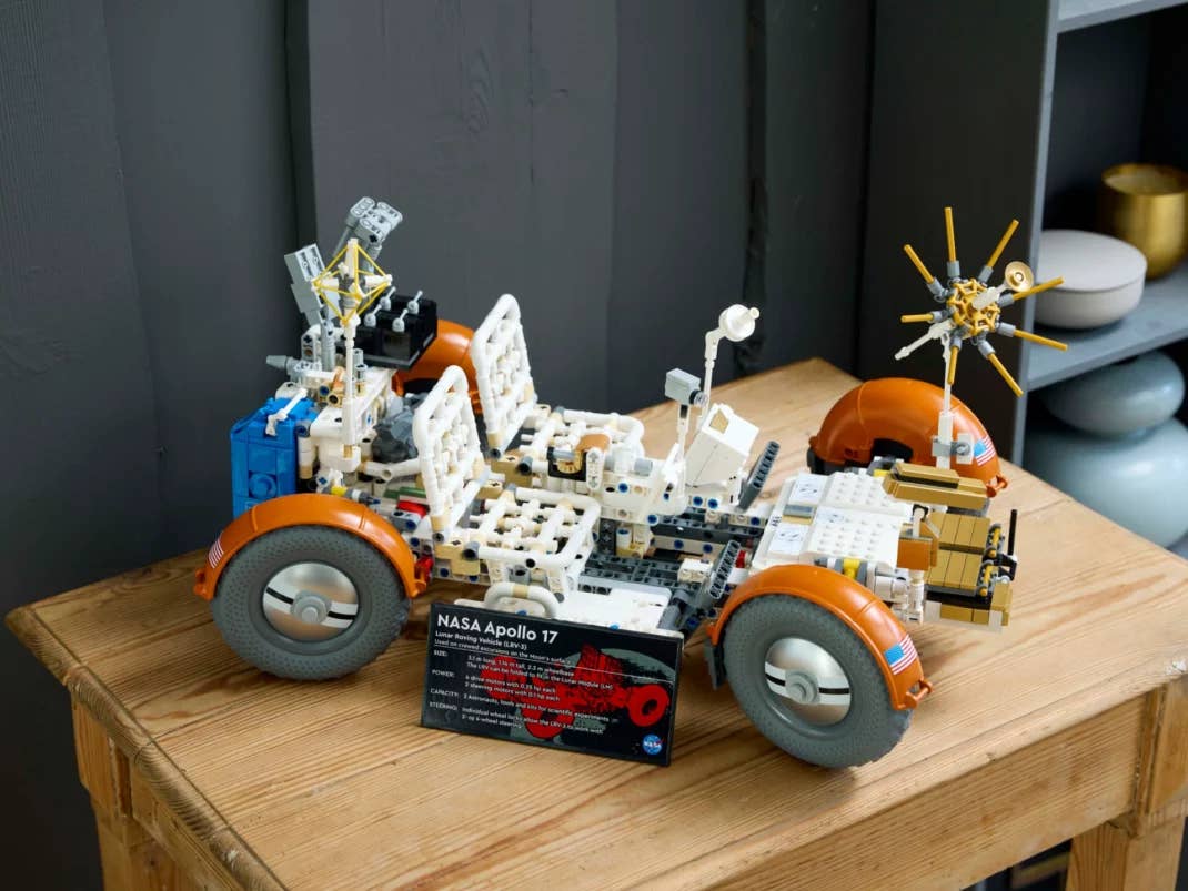 Lego Technic Nasa Apollo Lunar Roving Vehicle (LRV)