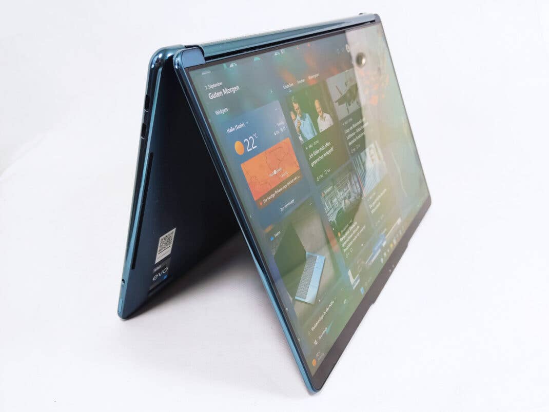 Lenovo Yoga Book 9