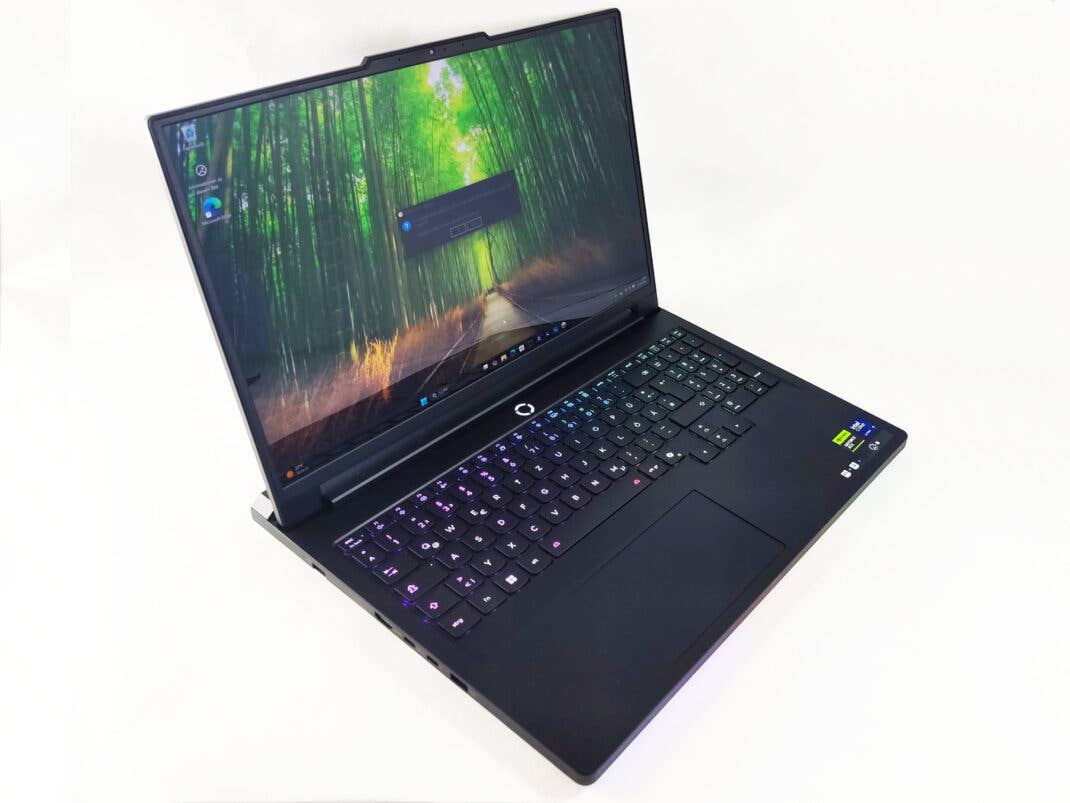 Lenovo Legion Pro 7i (Gen 10 (Front)