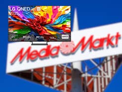 Unscharfes MediaMarkt Logo, ein LG-TV im Vordergrund