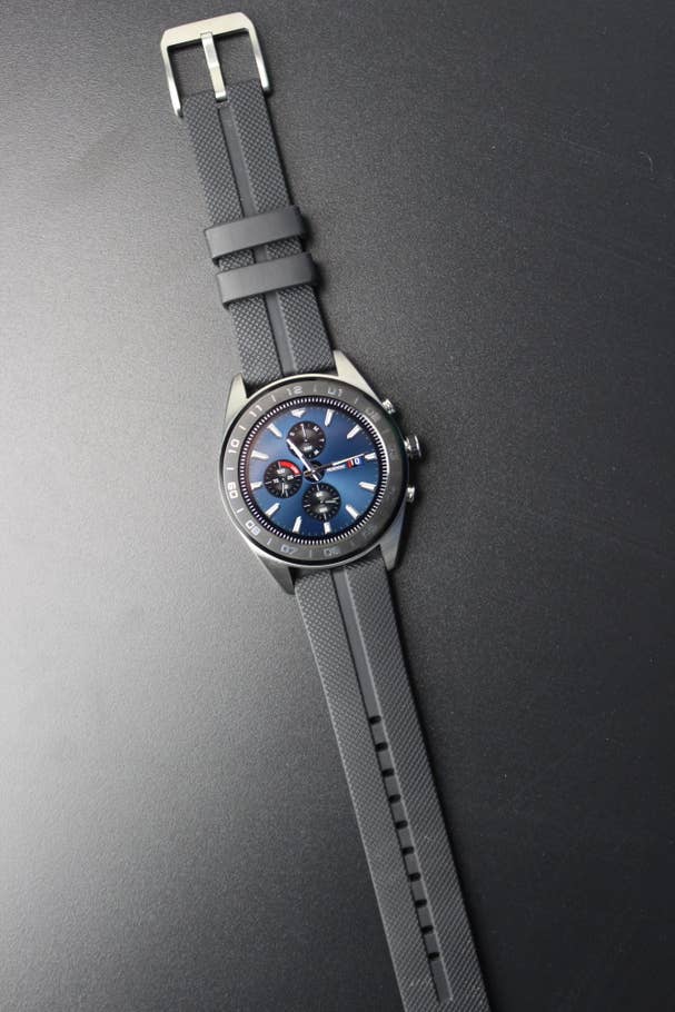 LG Watch W7 mit eingeschaltetem Display