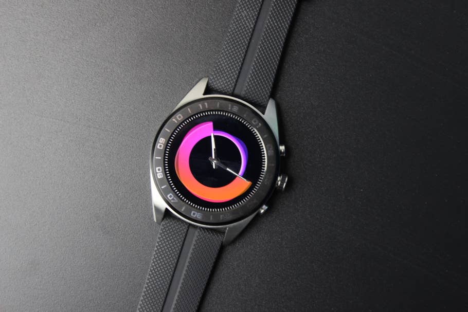 LG Watch W7 mit eingeschaltetem Display