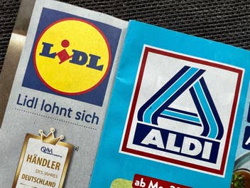 Prospekte von Aldi und Lidl