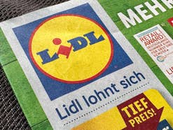 Lidl-Logo auf einem Lidl-Prospekt.