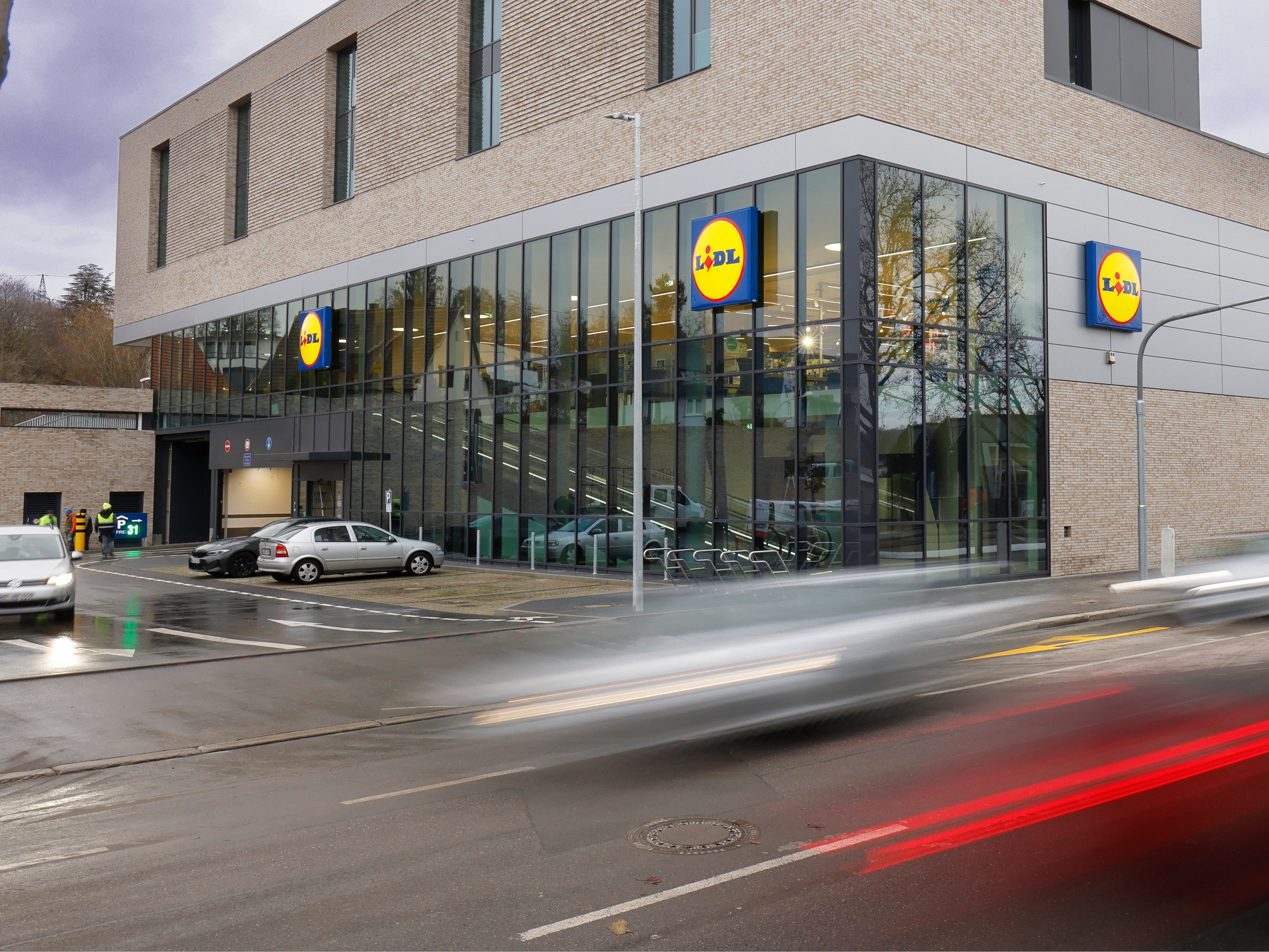 #Lidl und Kaufland: Autofahrer zahlen jetzt weniger