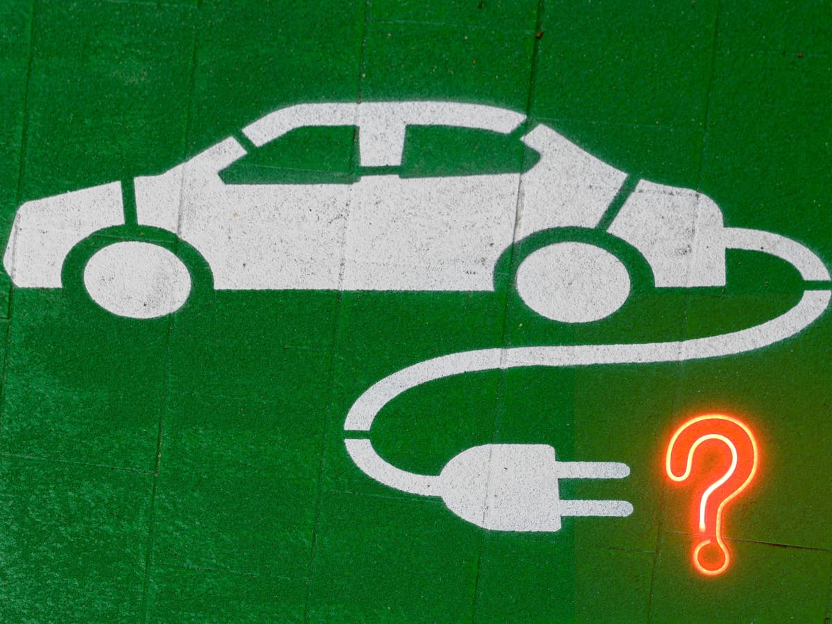 Lohnt sich der Umstieg vom Verbrenner zum E-Auto? Das sind die wahren Kosten pro Jahr im Vergleich Lohnt sich der Umstieg vom Verbrenner zum E-Auto? Das sind die wahren Kosten pro Jahr im Vergleich