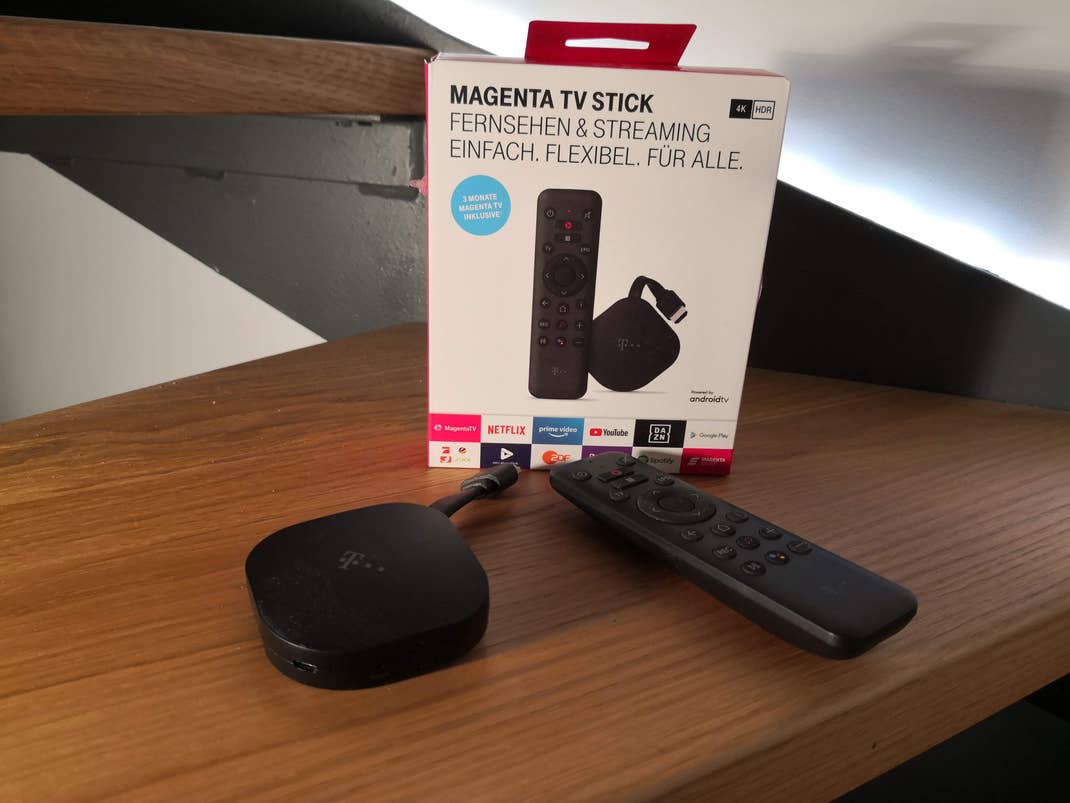 Fernbedienung, Stick und Verpackung vom Magenta TV Stick