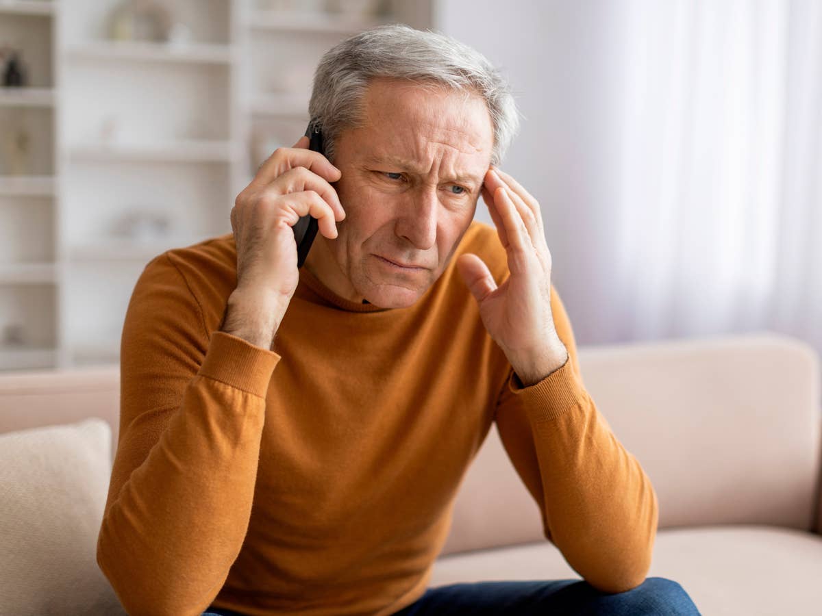 Mann am Telefon
