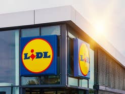 Lidl Logo auf Gebäude