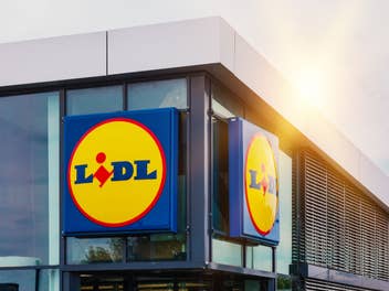 Lidl Logo auf Gebäude