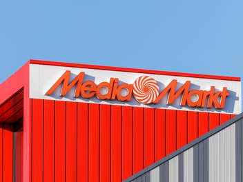 Media Markt Logo an Außenwand eines Gebäudes