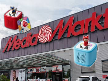 MediaMarkt-Geschäft mit Tonieboxen freigestellt davor