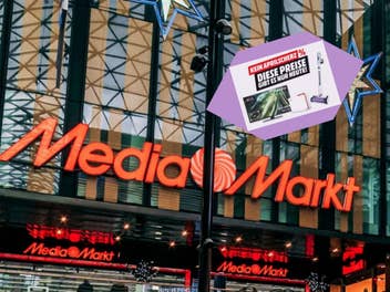 MediaMarkt Eingang in einem Einkaufszentrum, Element mit Hinweis auf Aprilscherz-Aktion