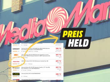MediaMarkt-Schriftzug eines Ladengeschäfts als Hintergrund; im Vordergrund ein Screenshot eines Preisvergleichs mit dem Hinaweis auf ein Label 