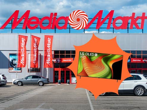Eine MediaMarkt-Filiale mit einem LG OLED-TV im Vordergrund