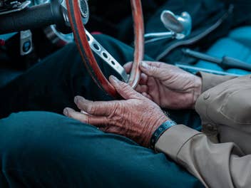 Mehrheit der jungen Deutschen will Rentner regelmäßig zur Führerschein-Nachprüfung schicken