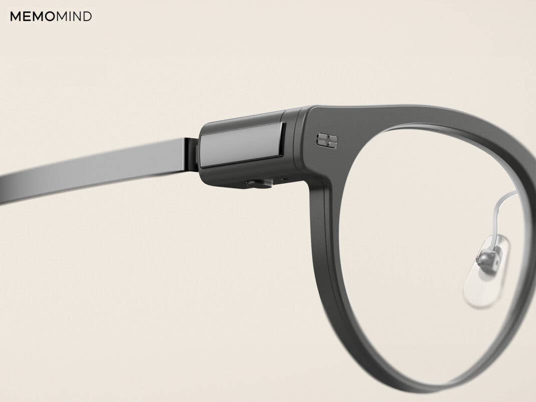 Brille von MemoMind in der Nahansicht
