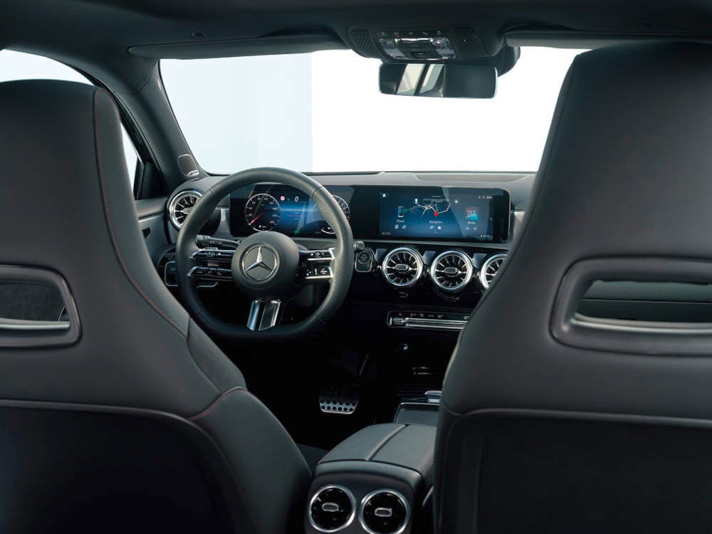 Blick in den Innenraum der neuen Mercedes-Benz A-Klasse (2023).