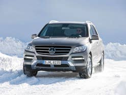 Mercedes-Benz M-Klasse ML 350 4MATIC im Schnee.