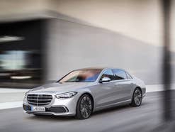 Mercedes-Benz S-Klasse Außen fahrend Front Die neue Mercedes-Benz S-Klasse (2021)