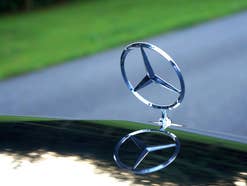 Mercedes stoppt die Produktion: So geht es jetzt weiter Mercedes stoppt die Produktion: So geht es jetzt weiter