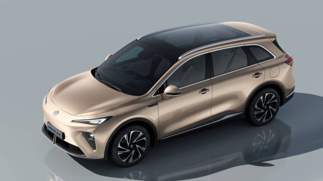 MG MGS6 EV in der Seitenansicht statisch.