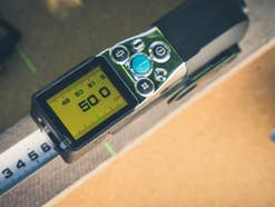 Die Laser leuchten, der Grundriss erscheint auf dem Handy: Wie das XTape 1 das Messen verändert