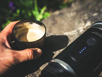 Kaffeemaschine für unterwegs im Test: Heißer Kaffee in der Wildnis