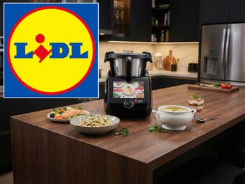 Ein Küchengerät in einer modernen Küche und ein Lidl-Logo.