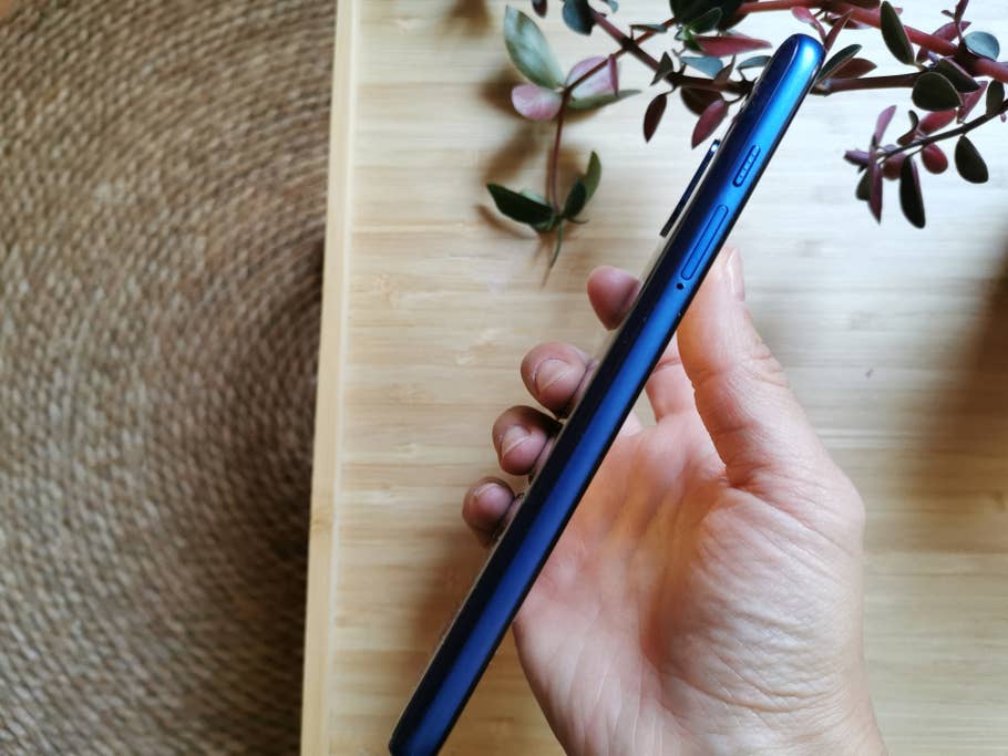 Motorola Moto G 5G Plus linke Gehäuseseite