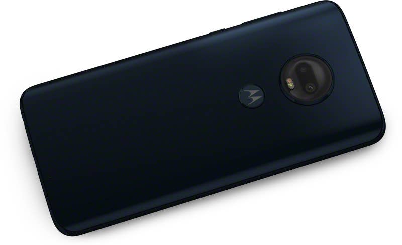 Das Motorola Moto G7 Plus in Deep Indigo.