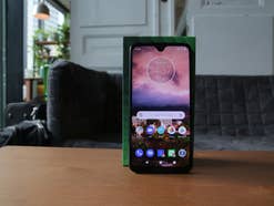 Das Motorola Moto G7 Plus von vorne