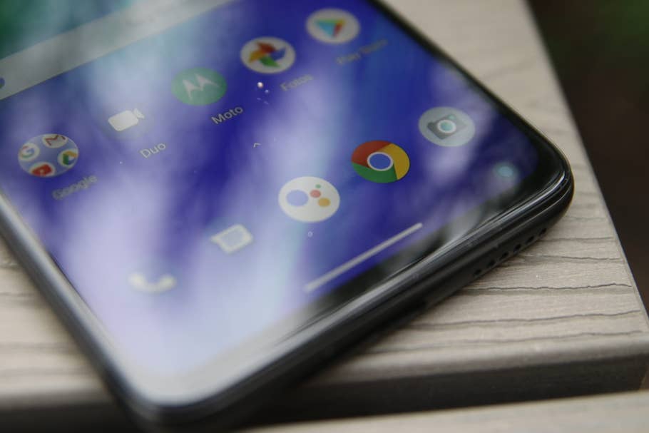 Motorola Moto G8 Power Displaykante
