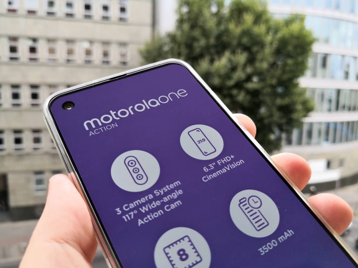 Motorola one action hands-on