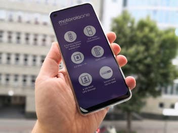 Motorola one action hands-on