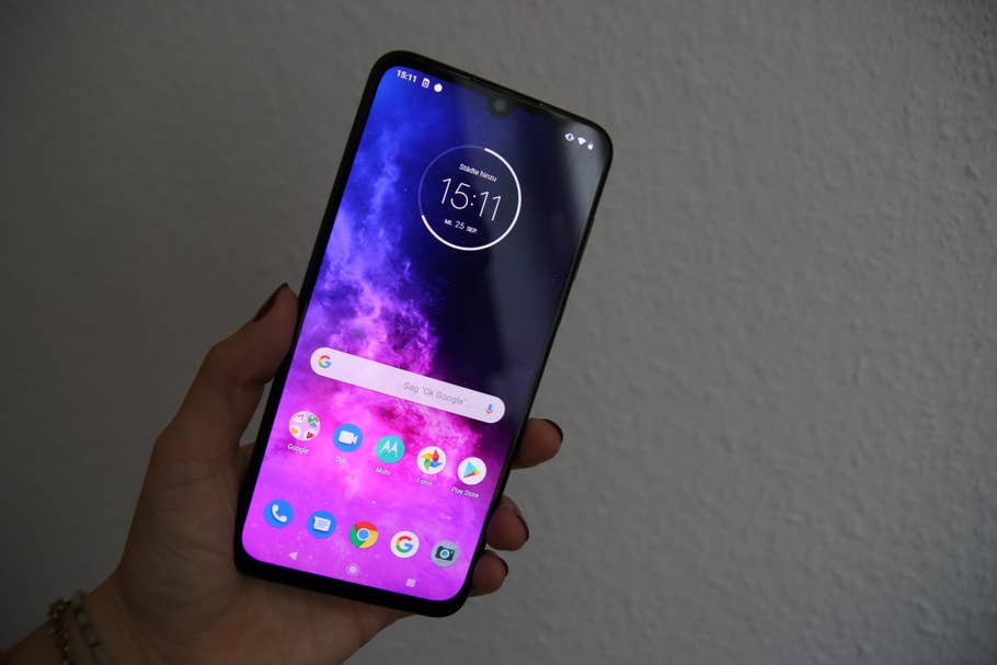 Motorola One Zoom Hands-On