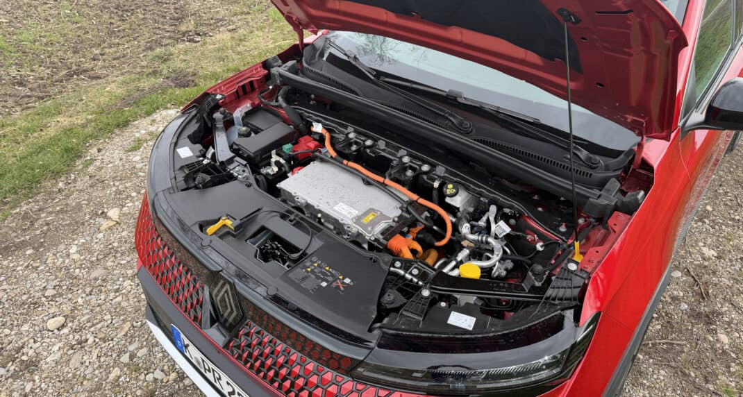 Motorraum des Renault Scenic E-Tech Electric.