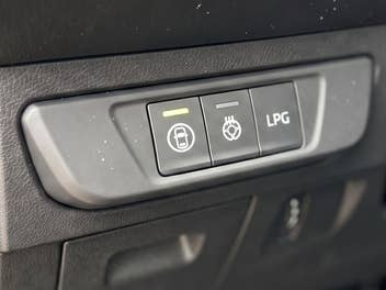 Dacia-Taste in einem Auto