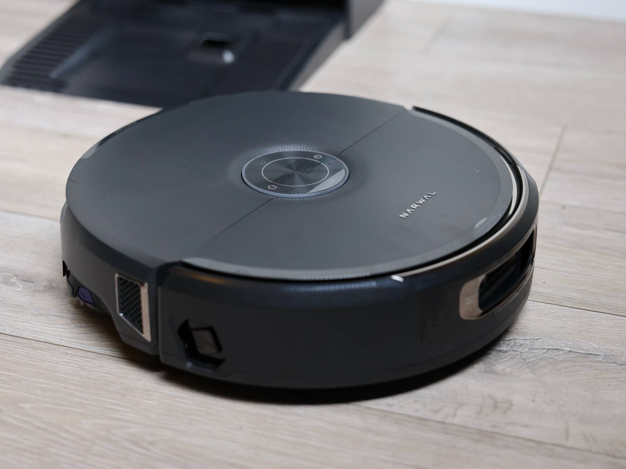 Narwal Flow 2 beim Saugen