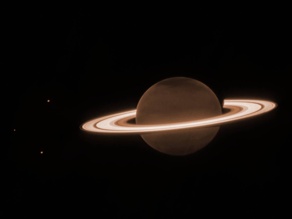 Saturnus: NASA memotret tidak seperti sebelumnya 