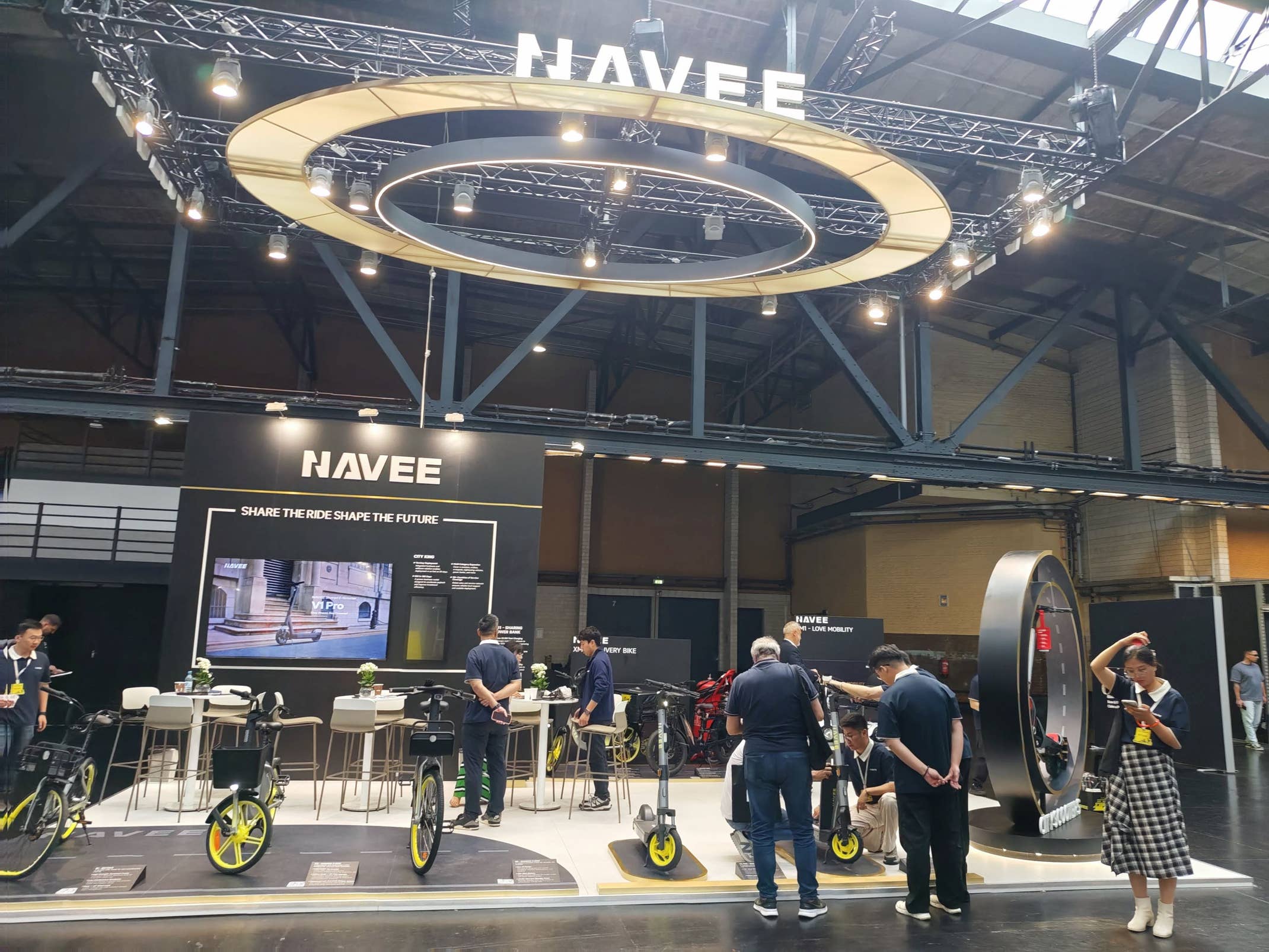 NAVEE hat einen der größten Stände auf der Micromobility Europe