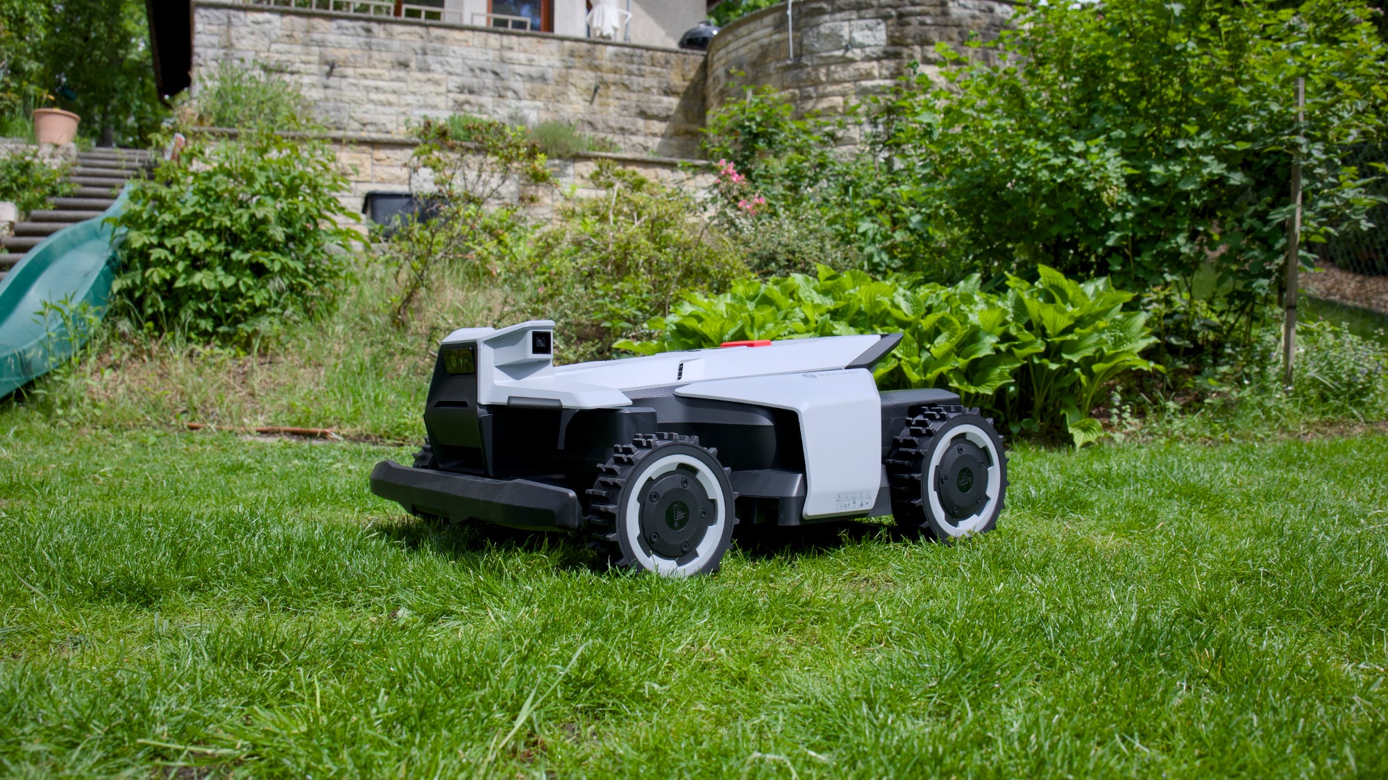 Der beste Mähroboter für große Gärten: Navimow X420 im Test